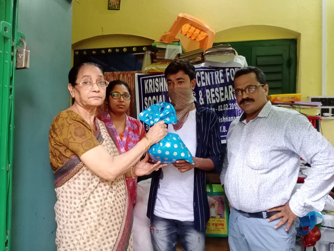 Among the farmers, Govindobhog and Radhuni Pagol rice seeds distributed ...