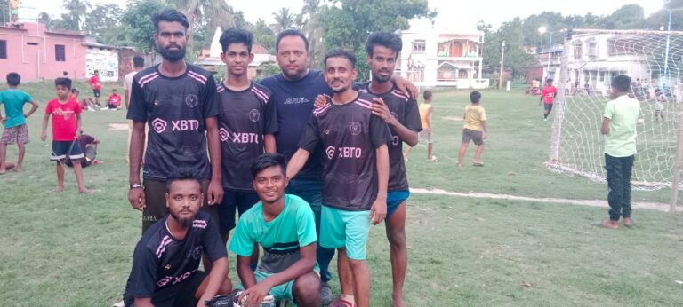 A huge knock-out Football competition was organized on 25-06-2024 (Tuesday) at our Dakshin Shiv Bari Barwari Maidan and we emerged as the champions!